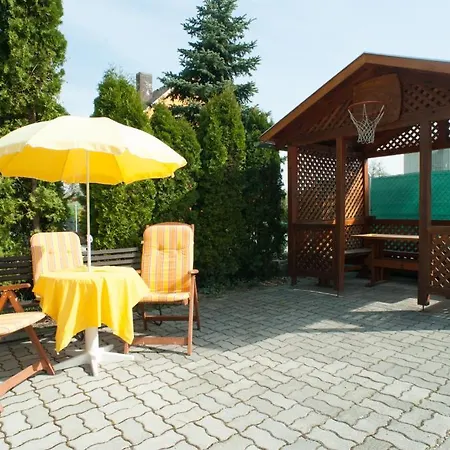 Oleander Apartment *